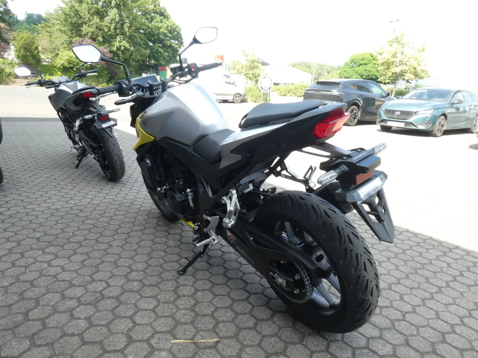Honda CB750 Hornet E-Clutch
