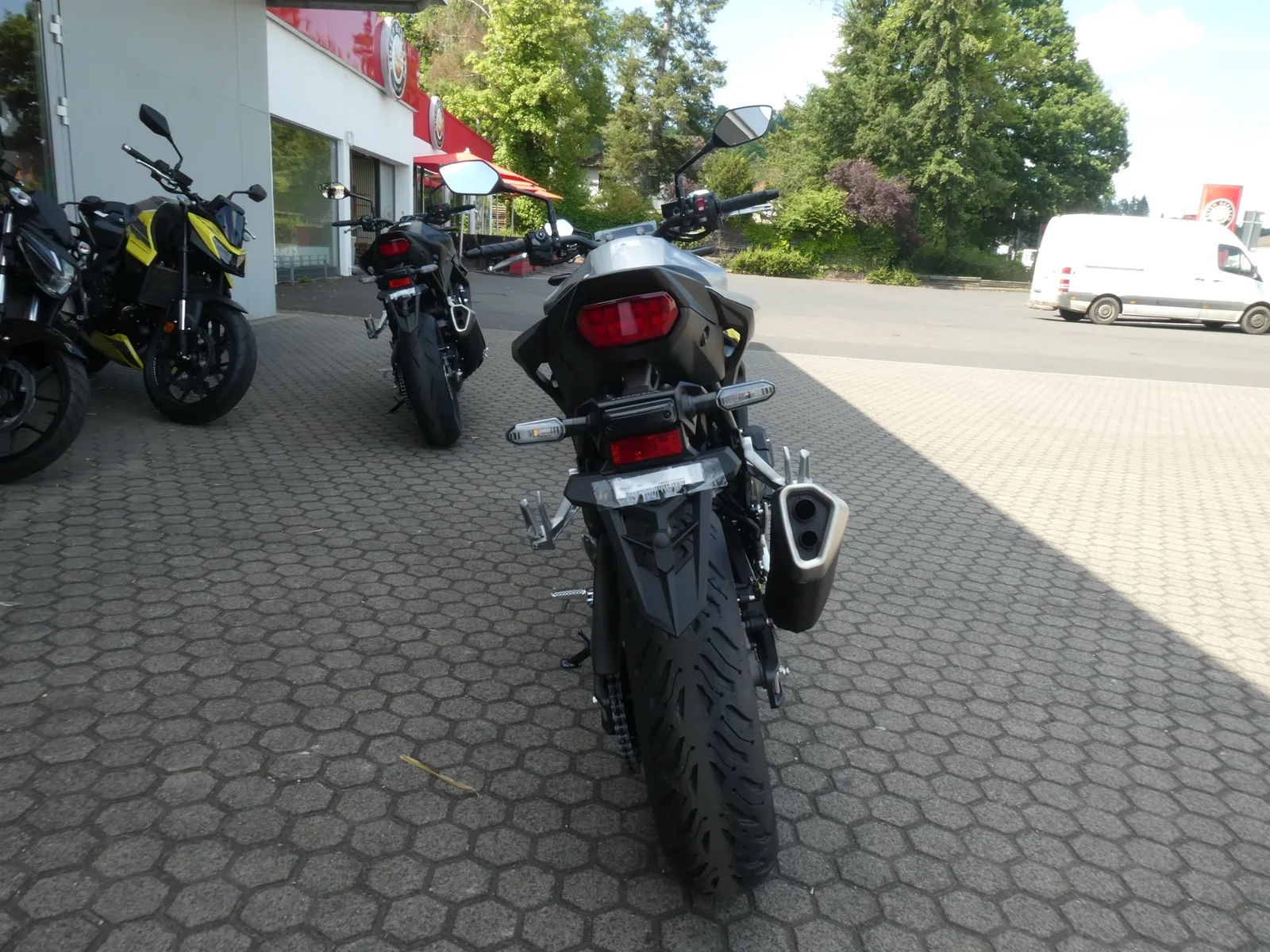Honda CB750 Hornet E-Clutch