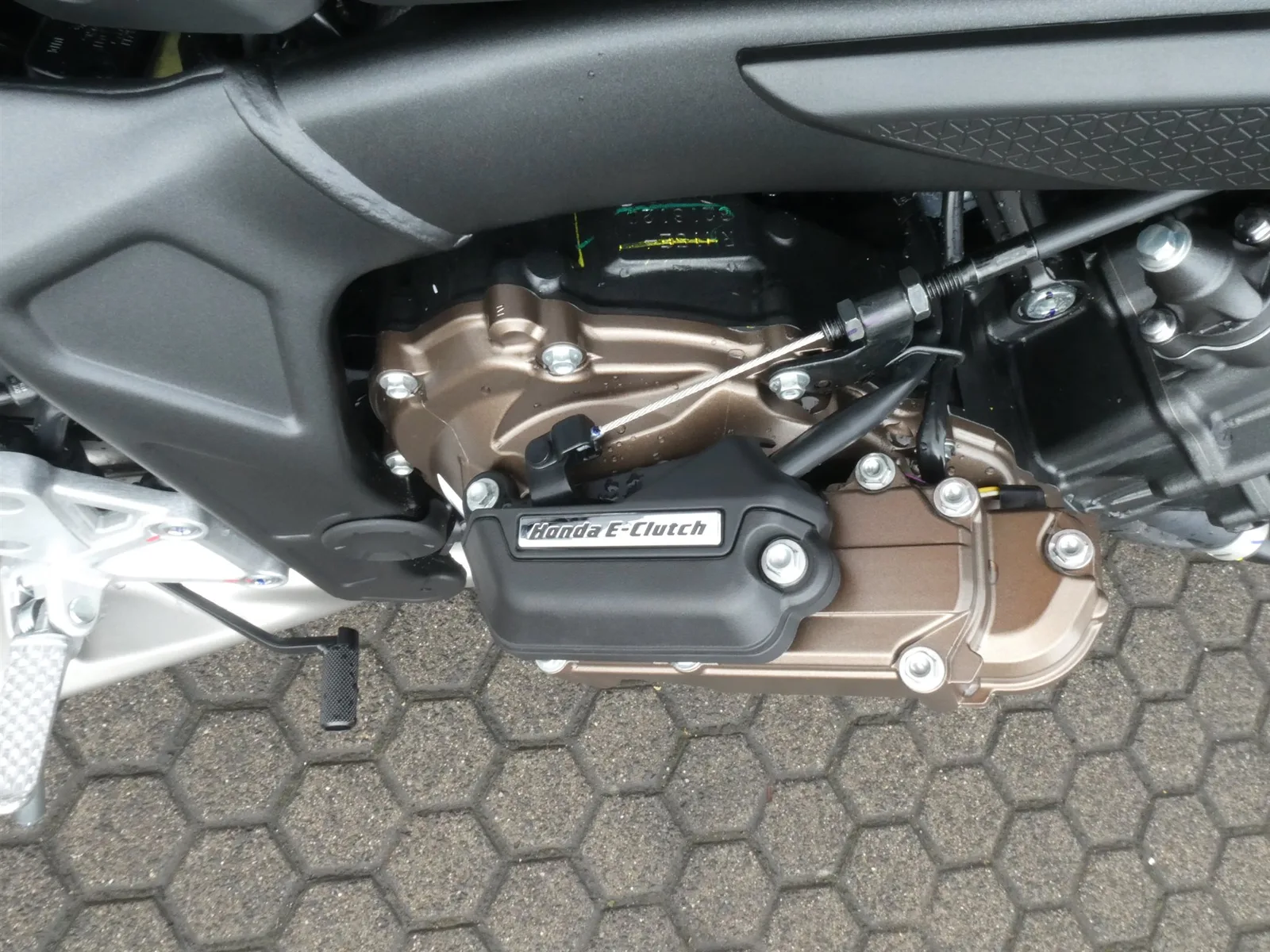 Honda CB650R E-Clutch