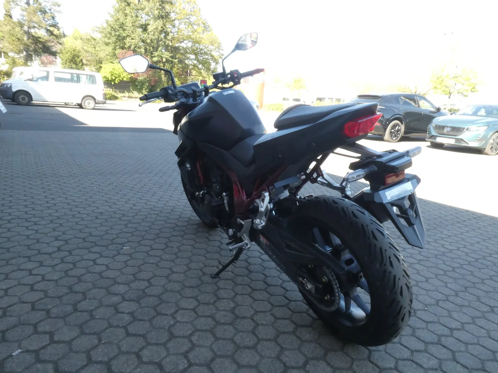 Honda CB750 Hornet E-Clutch