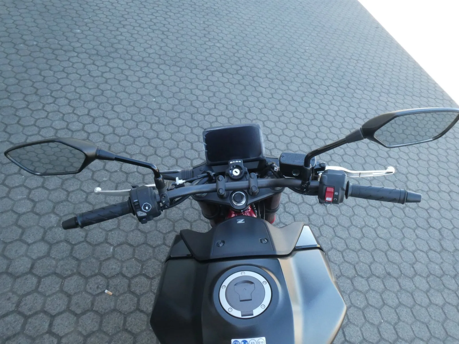 Honda CB750 Hornet E-Clutch