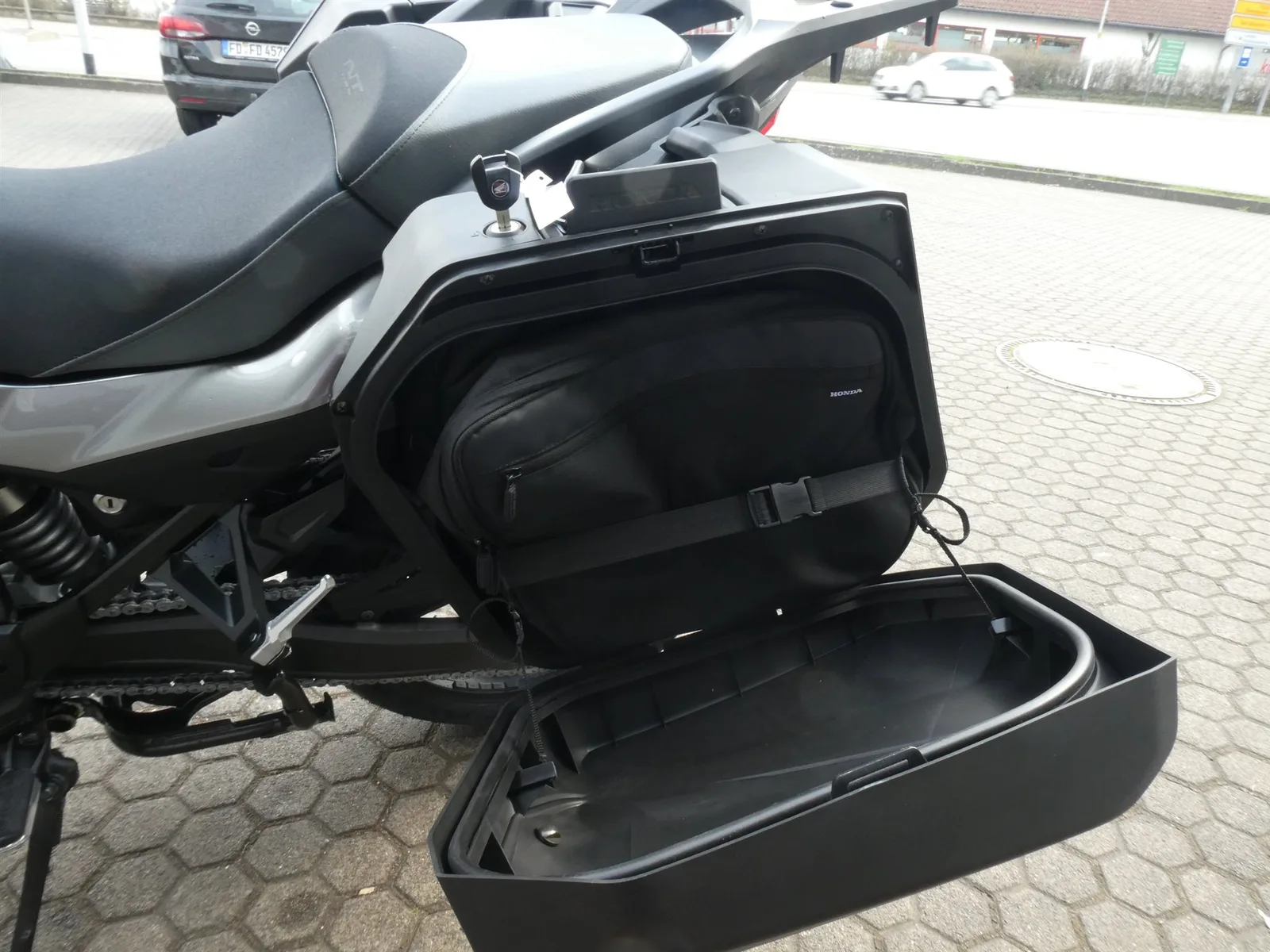 Honda NT1100 DCT Electronic Suspension