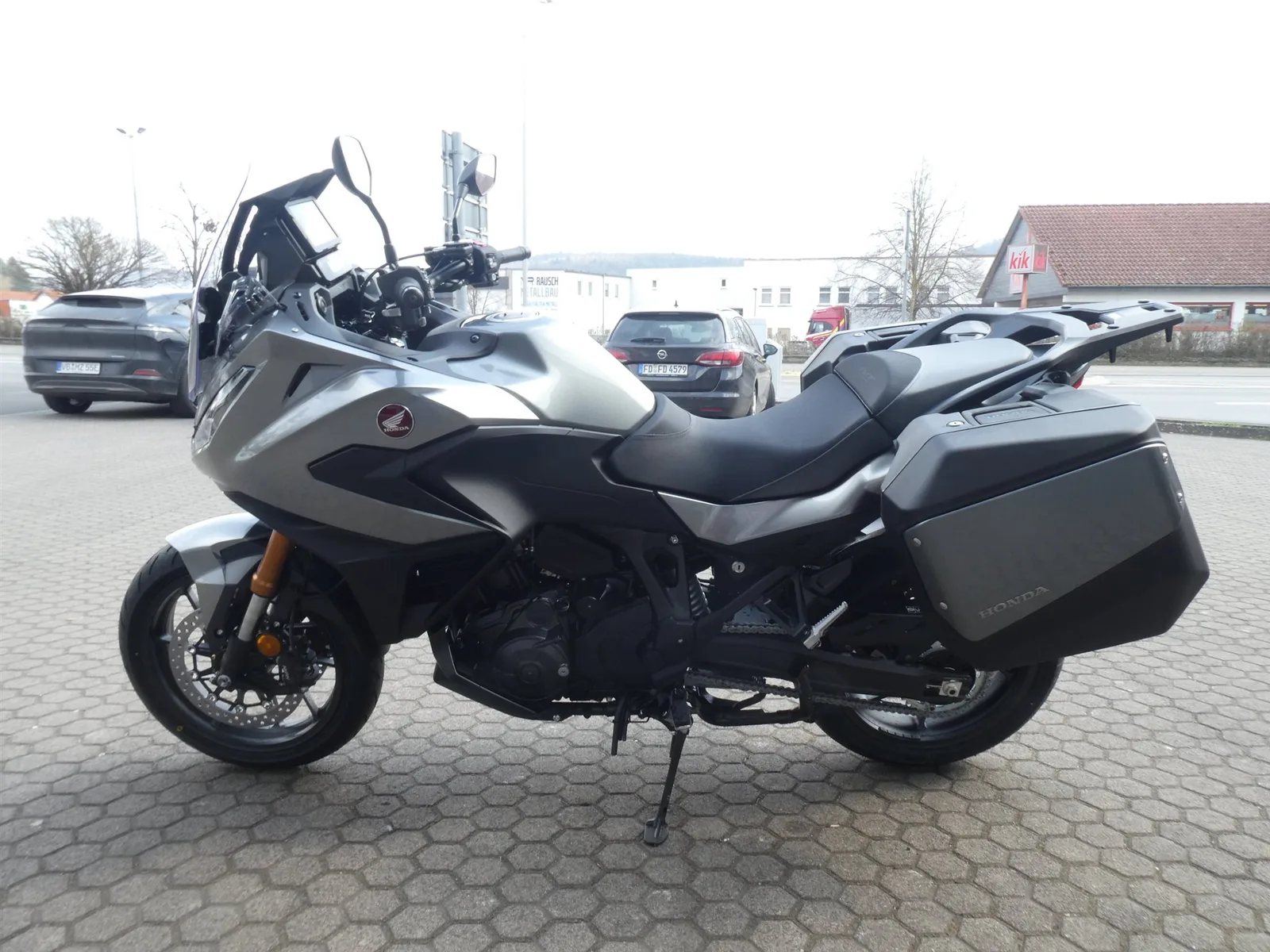 Honda NT1100 DCT Electronic Suspension