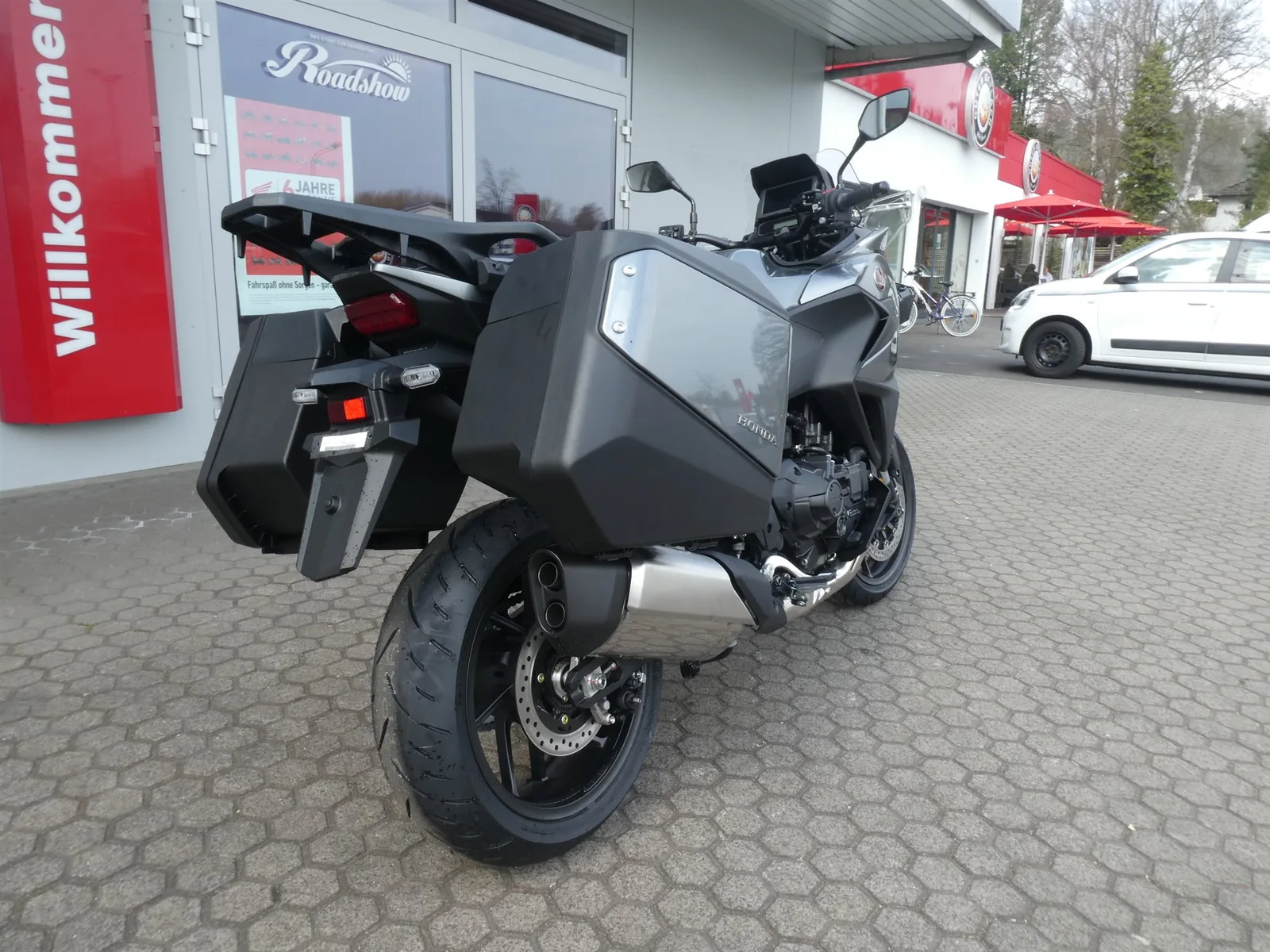 Honda NT1100 DCT Electronic Suspension