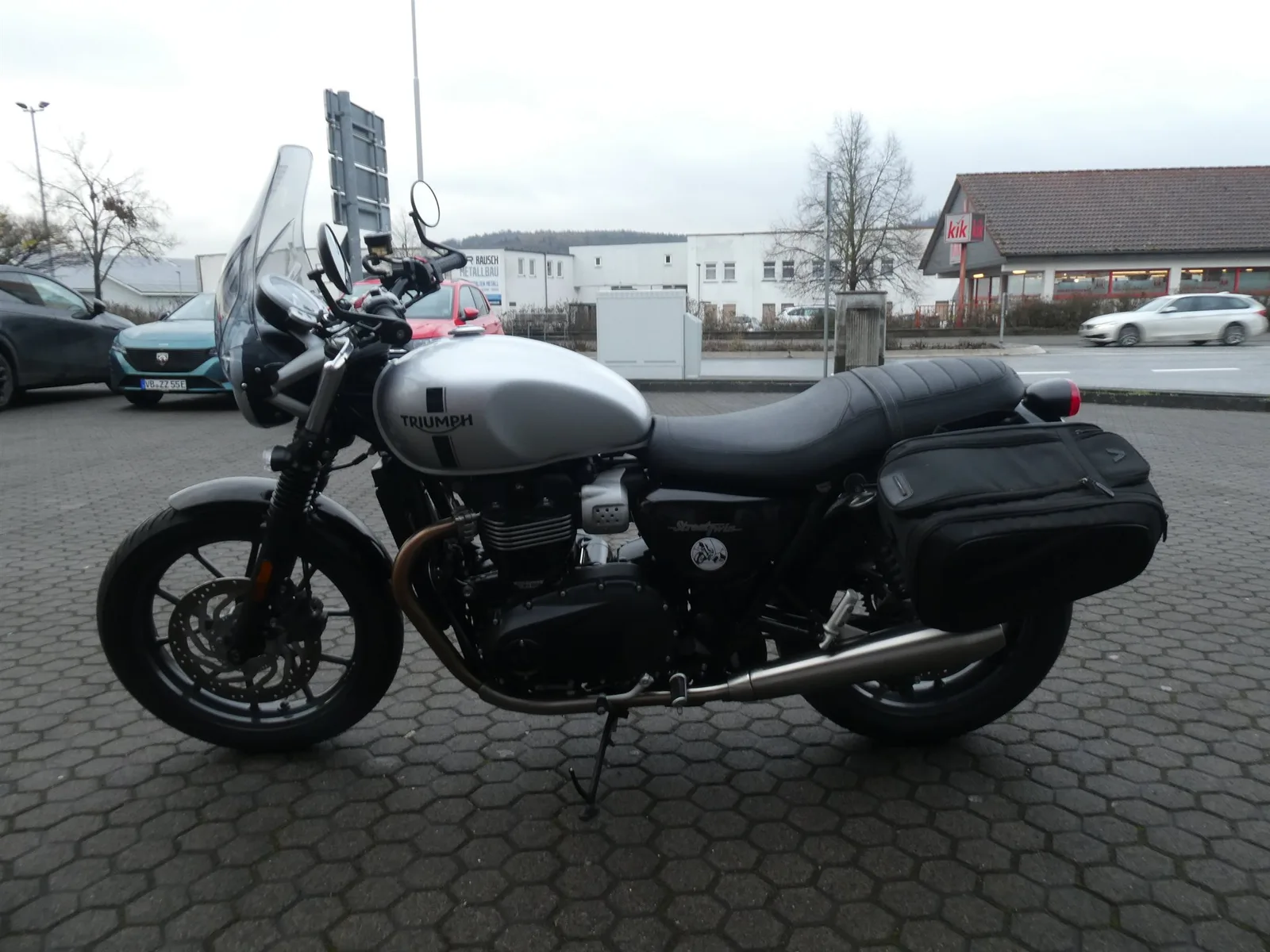 Triumph Street Twin 900