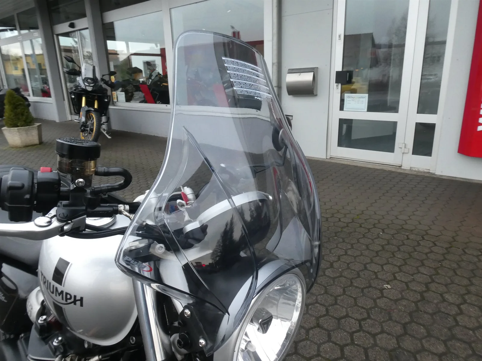Triumph Street Twin 900