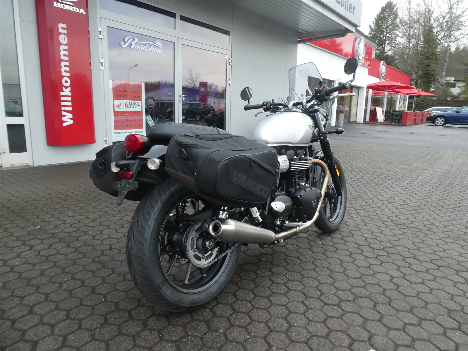 Triumph Street Twin 900
