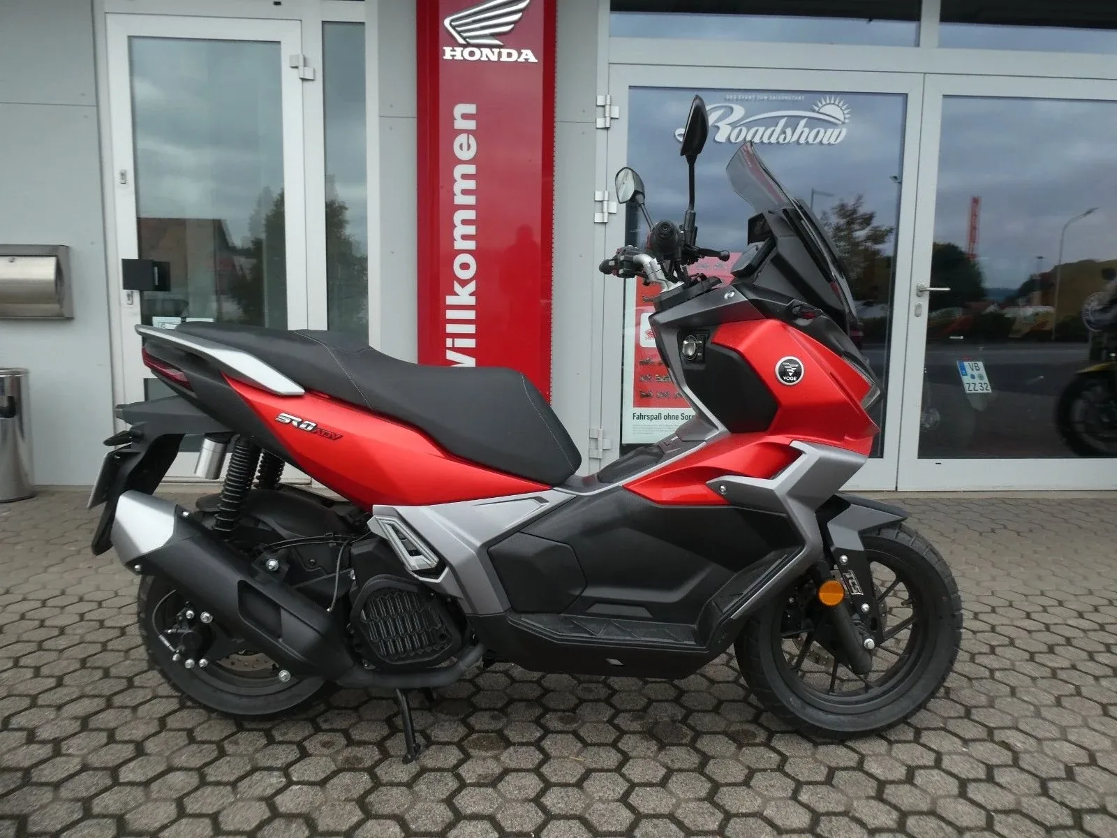 Voge SR1 ADV 125 ABS TCS