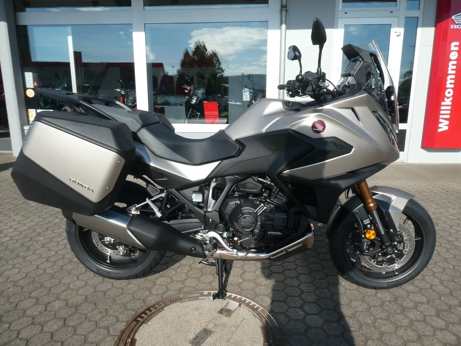 Honda NT1100 DCT Electronic Suspension Tageszulassung 06/2026