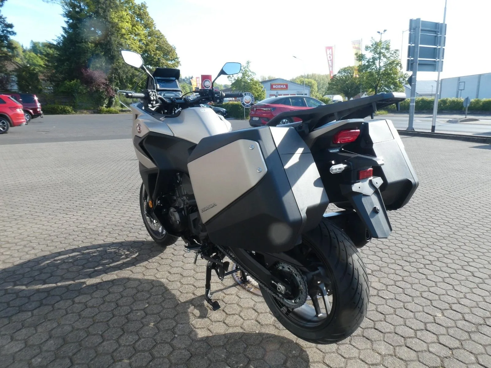 Honda NT1100 DCT Electronic Suspension Tageszulassung 06/2026
