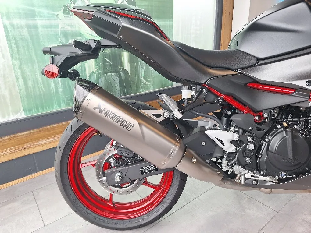 Kawasaki Z 500 SE Performance Akrapovic Hauspreis 7495,-Euro