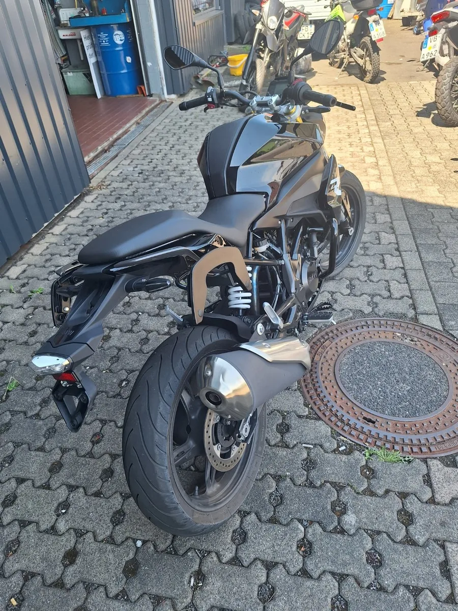 BMW G 310 R