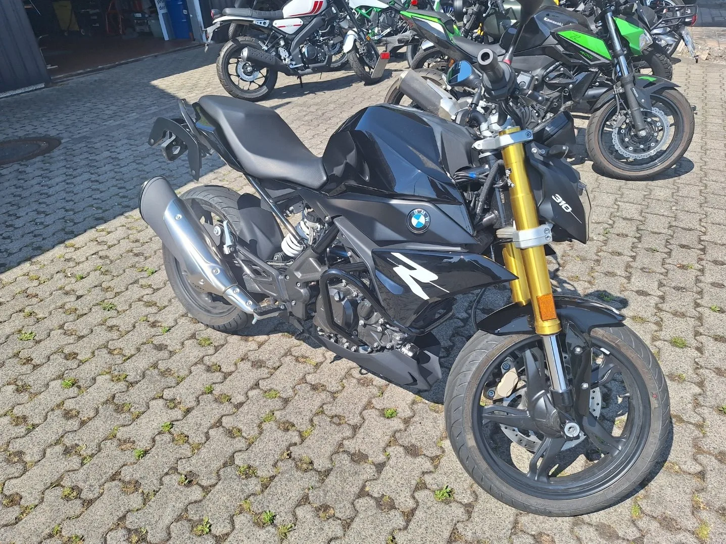 BMW G 310 R