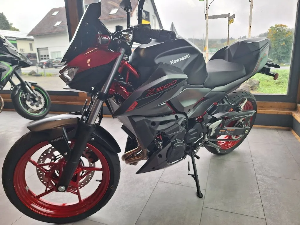 Kawasaki Z 500 SE Performance Akrapovic Hauspreis 7495,-Euro