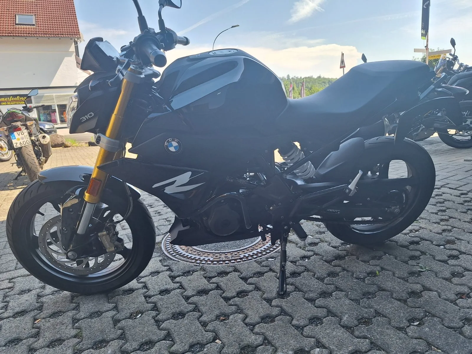 BMW G 310 R