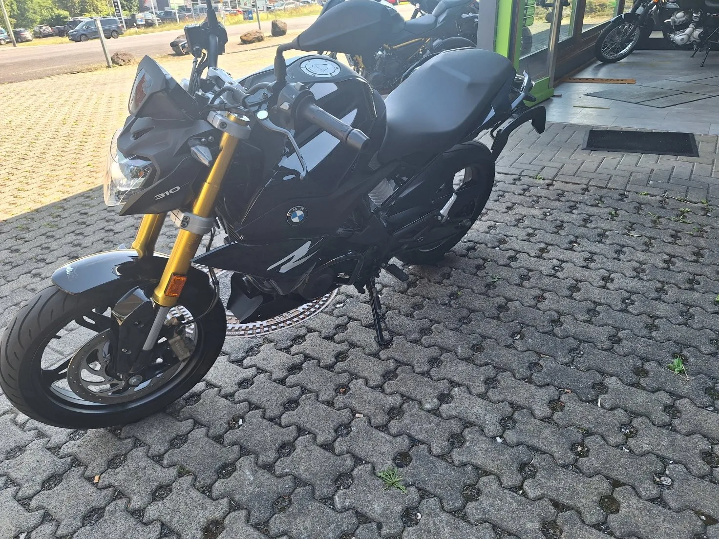 BMW G 310 R