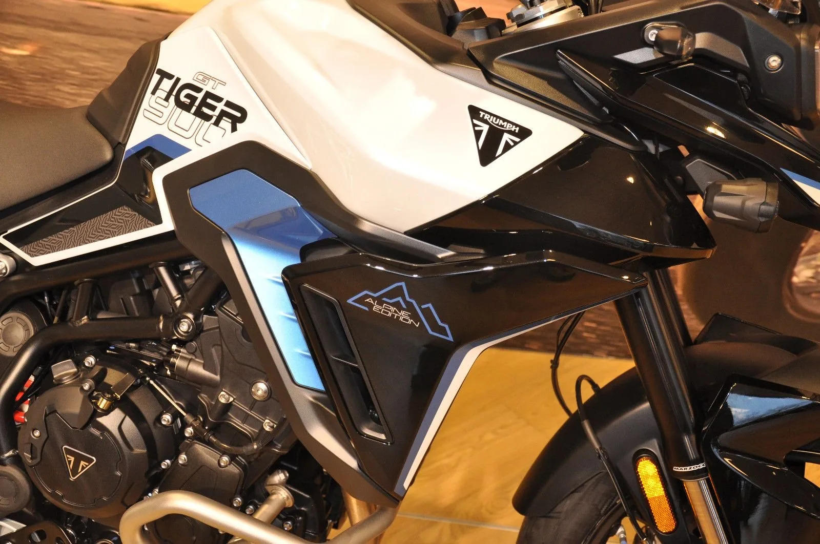 Triumph Tiger 900 Alpine Edition