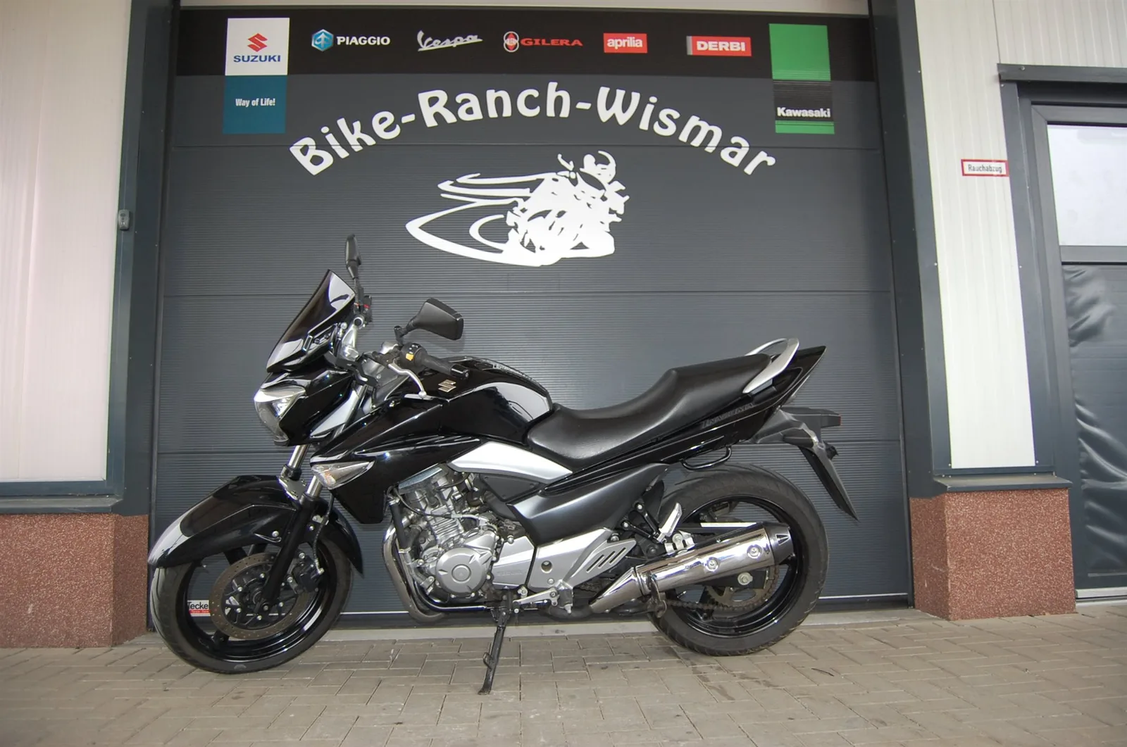 Suzuki GW250 Inazuma