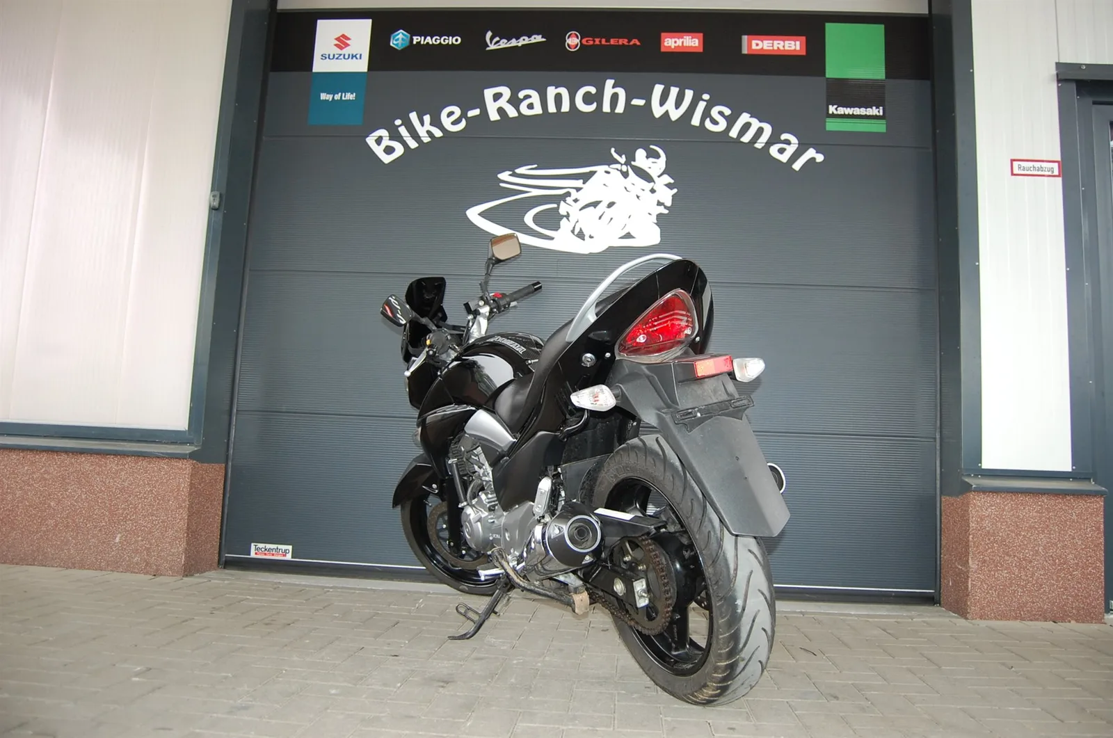 Suzuki GW250 Inazuma