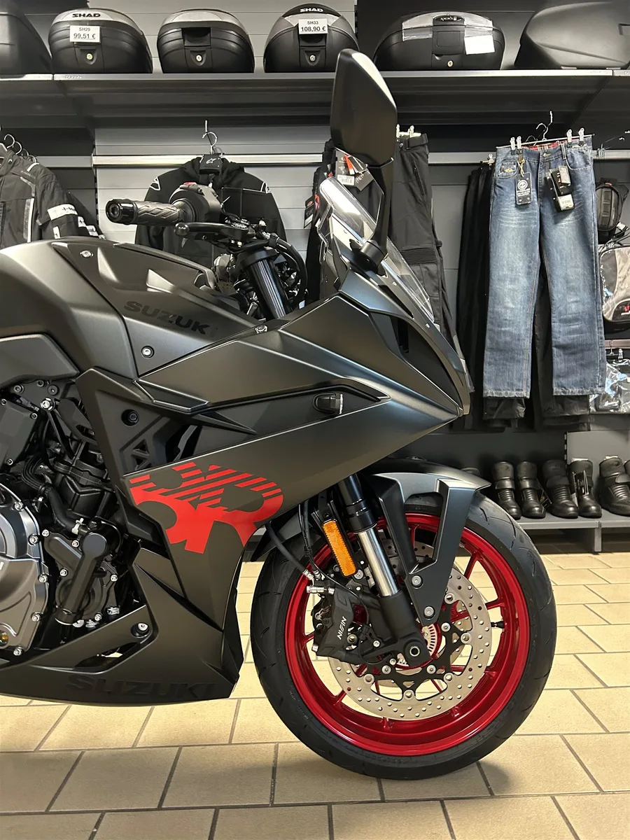 Suzuki GSX-8R