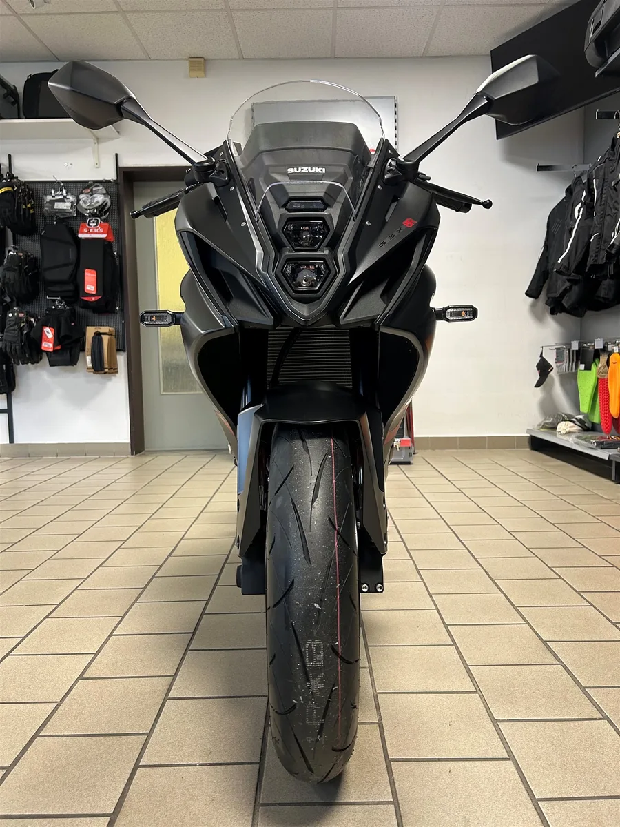 Suzuki GSX-8R