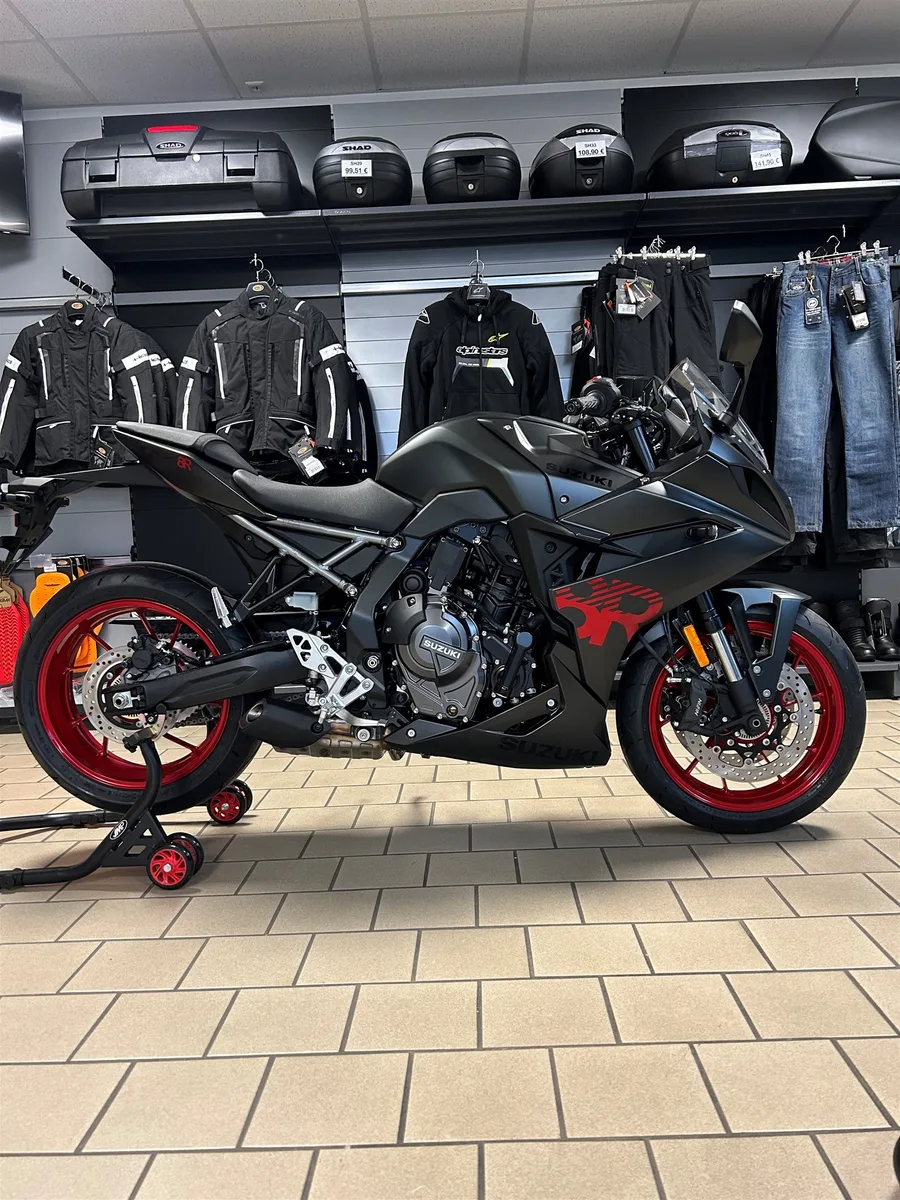 Suzuki GSX-8R