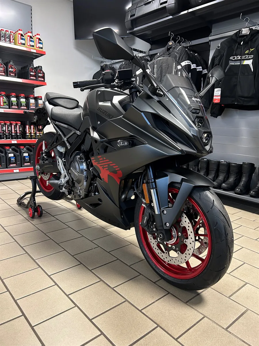 Suzuki GSX-8R