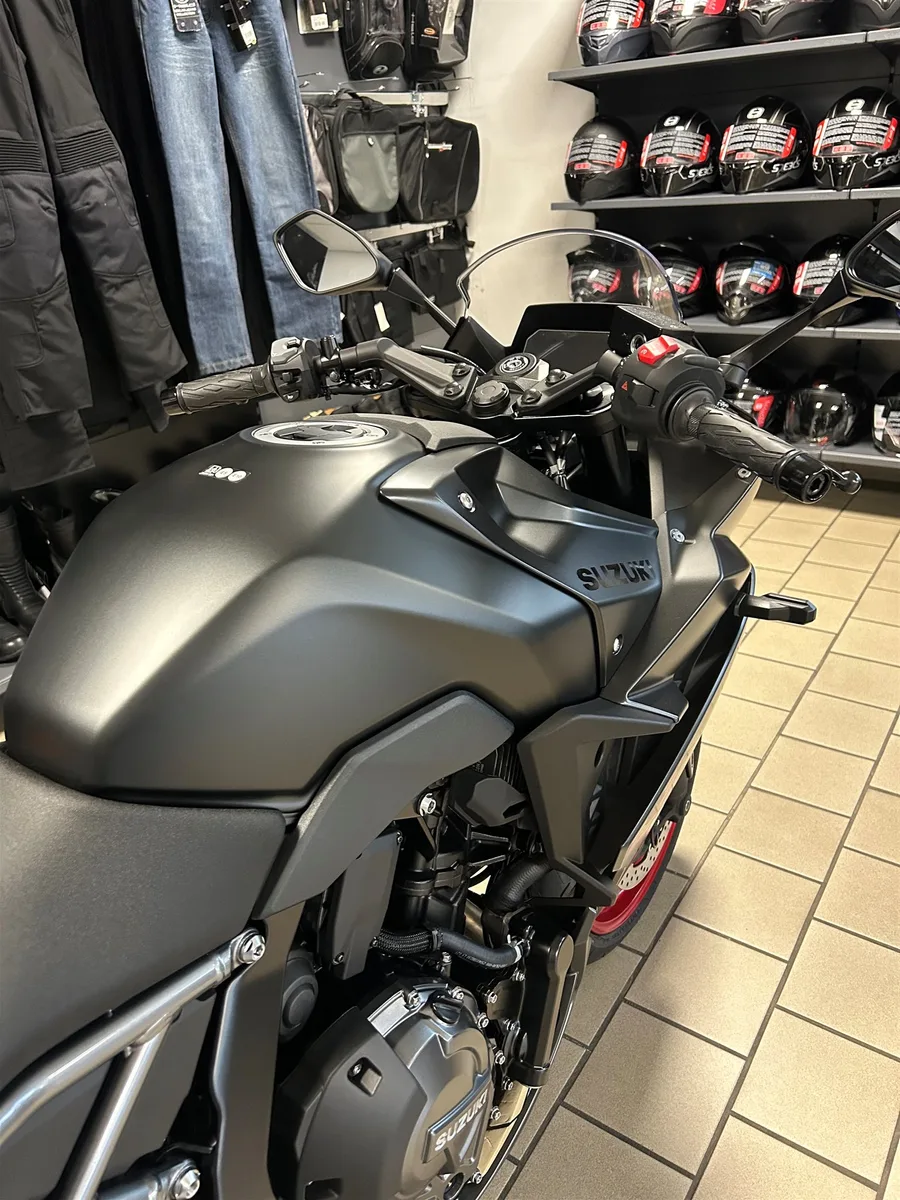 Suzuki GSX-8R