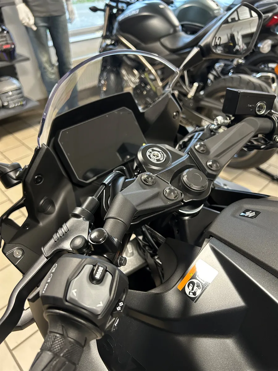 Suzuki GSX-8R