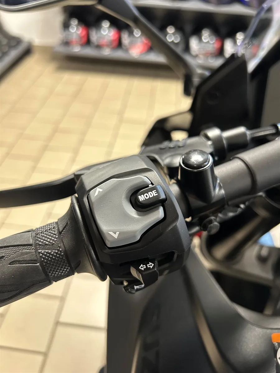 Suzuki GSX-8R