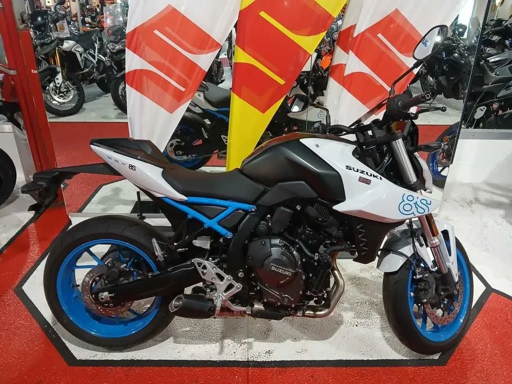 Suzuki GSX-8S