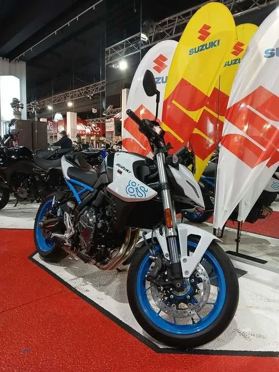 Suzuki GSX-8S