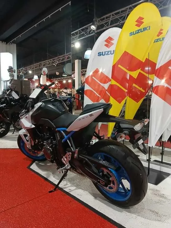 Suzuki GSX-8S