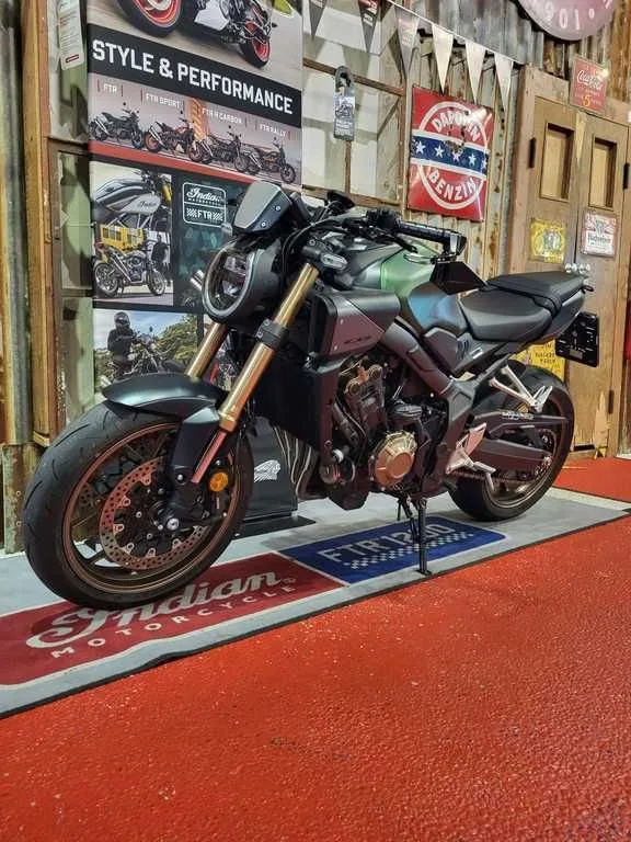 Honda CB650R AR