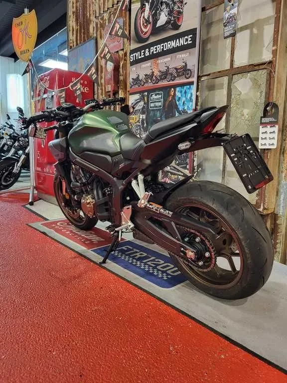 Honda CB650R AR