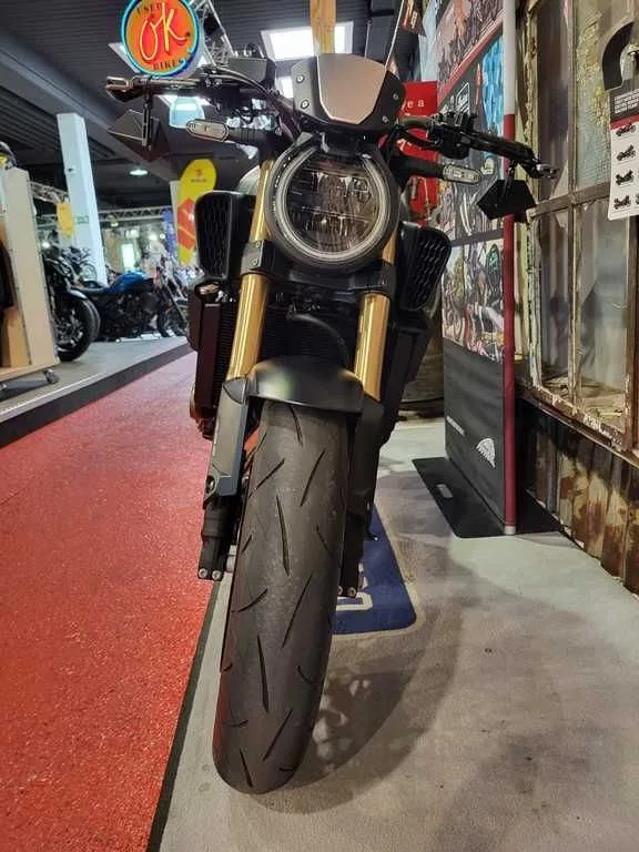 Honda CB650R AR