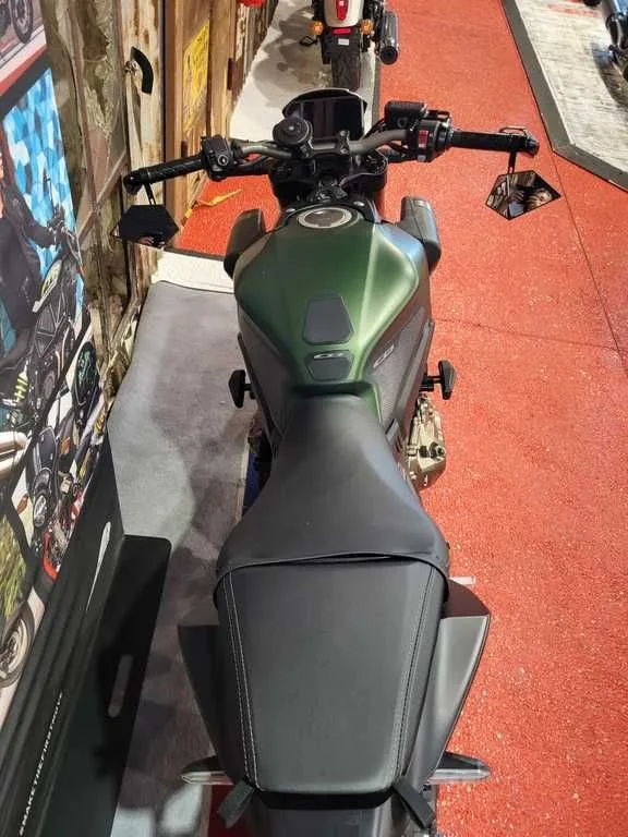 Honda CB650R AR
