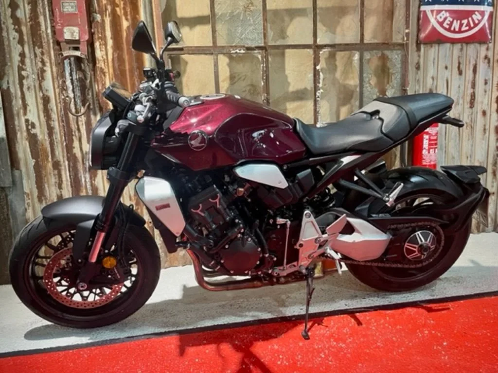 Honda CB1000R+