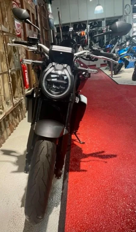 Honda CB1000R+