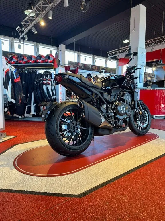 Honda CB1000R Black Edition