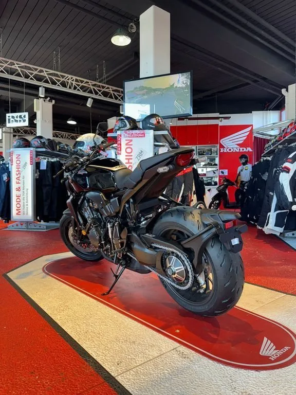 Honda CB1000R Black Edition