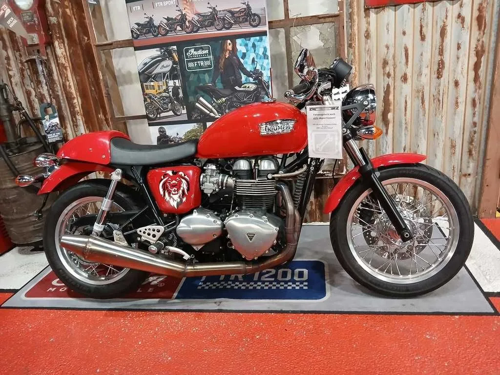 Triumph Thruxton