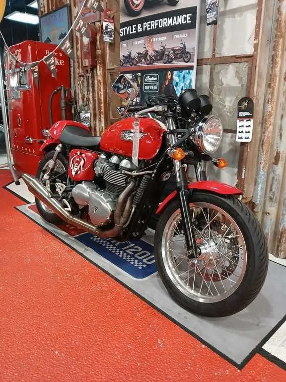 Triumph Thruxton