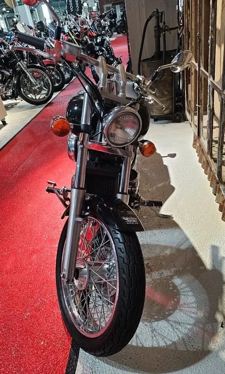 Honda VT 750 DC Black Widow