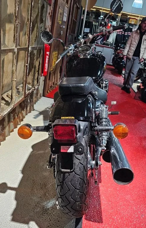 Honda VT 750 DC Black Widow