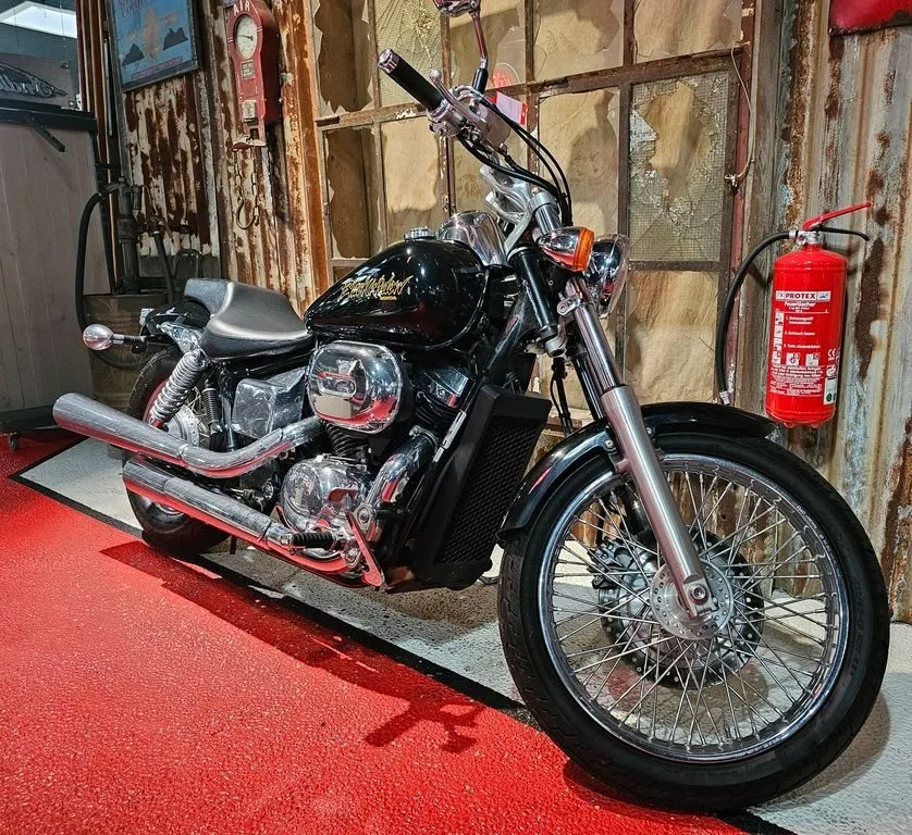 Honda VT 750 DC Black Widow
