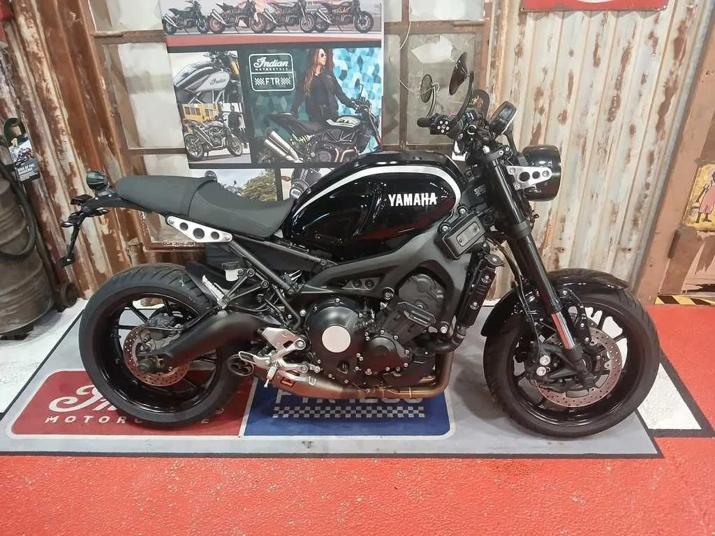 Yamaha XSR900