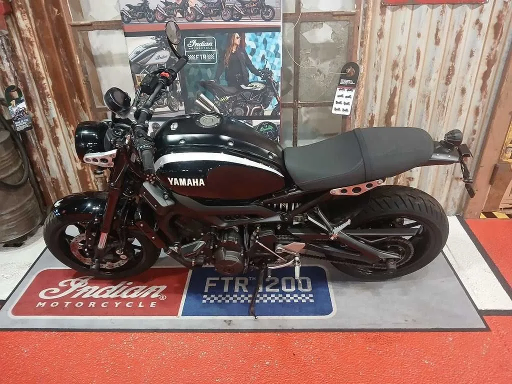 Yamaha XSR900
