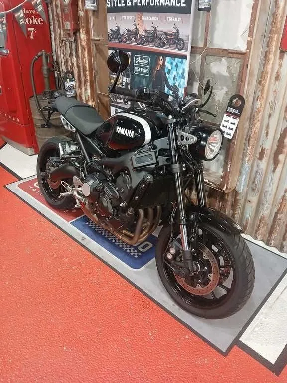Yamaha XSR900