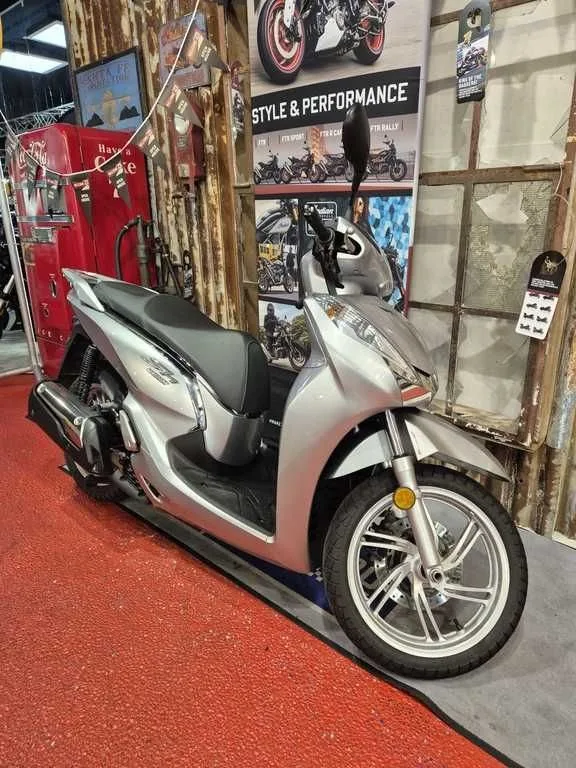 Honda SH300i